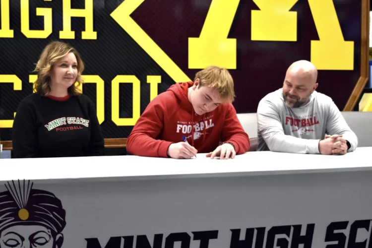 Minot's Blake Anderson joins MSU men's track and field